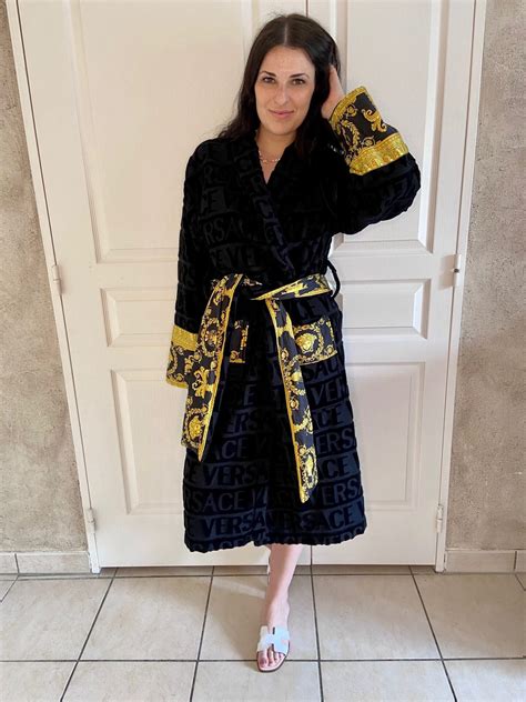 versace bathrobe review.